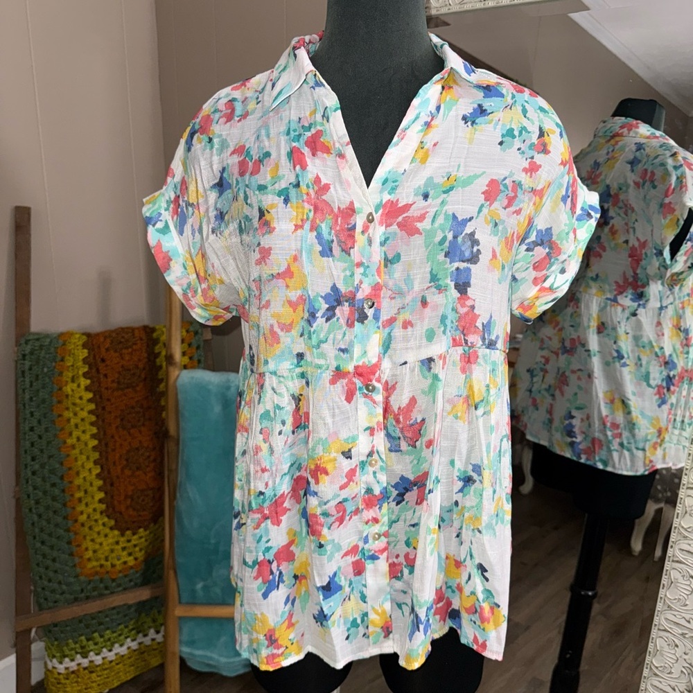 Ninety Clothing Co. • Floral Button Front Blouse